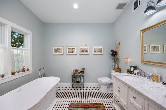 3100 Trails End Lane, Brenham, TX 77833