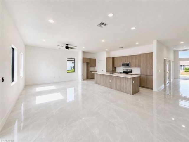 2220 39th TER, Cape Coral, FL 33909