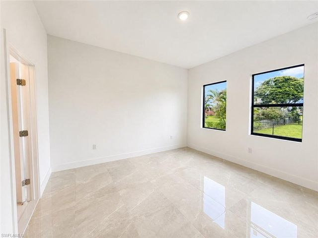 2220 39th TER, Cape Coral, FL 33909