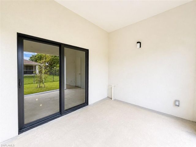 2220 39th TER, Cape Coral, FL 33909