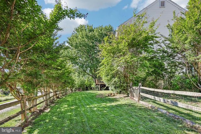 9368 DAHLIA CT, Manassas, VA 20110