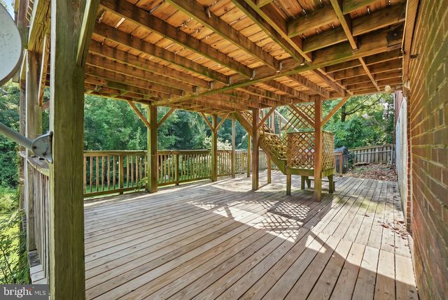 5 PANORAMA DR, Oxon Hill, MD 20745