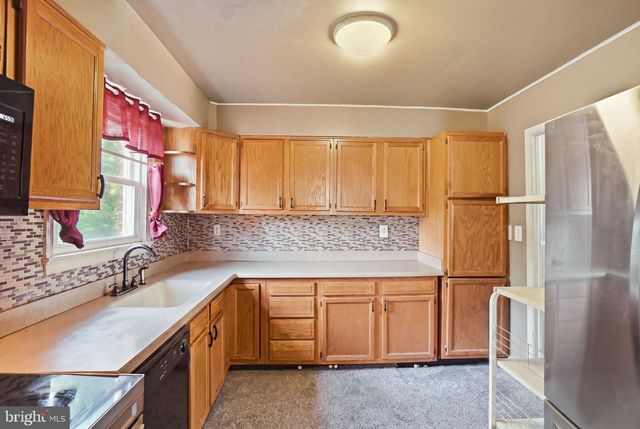 5 PANORAMA DR, Oxon Hill, MD 20745