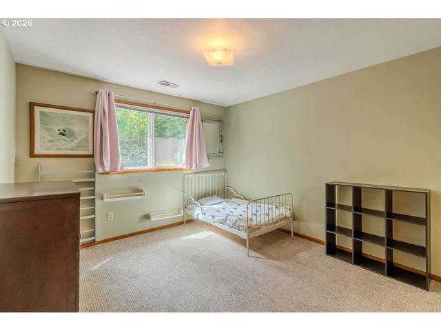 17877 PETER SKENE Way, Oregon City, OR 97045