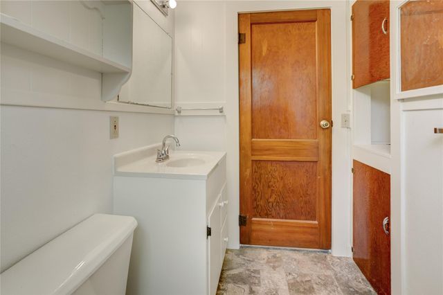 215 E Dahlgren Avenue, Wharton, TX 77488