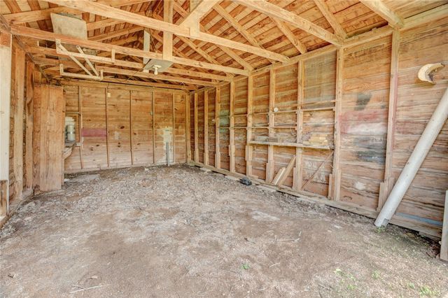 215 E Dahlgren Avenue, Wharton, TX 77488