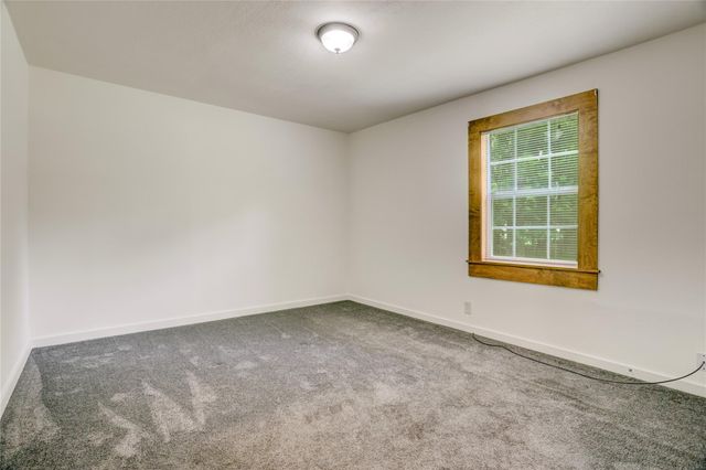 215 E Dahlgren Avenue, Wharton, TX 77488