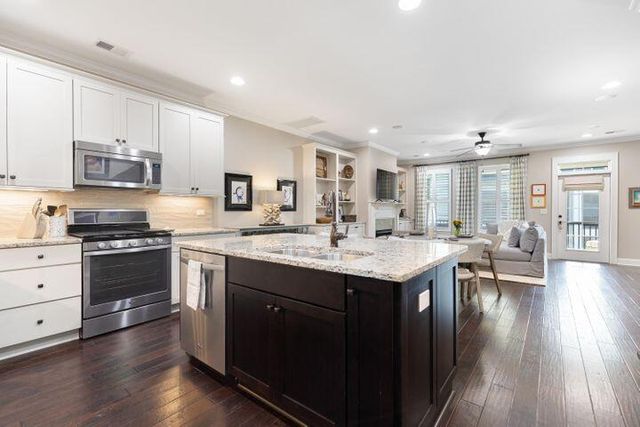 192 Slipper Shell Court, Mount Pleasant, SC 29464