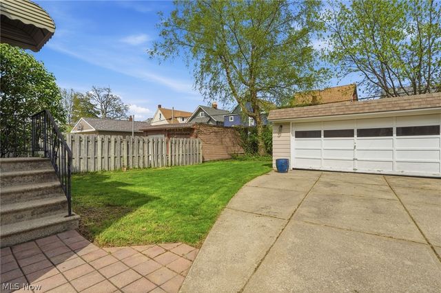 1215 Ethel Avenue, Lakewood, OH 44107