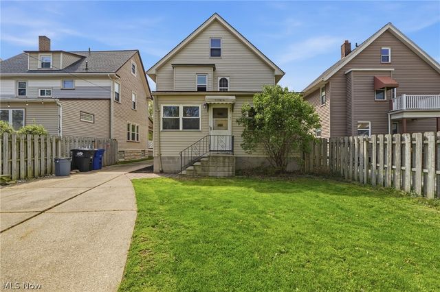 1215 Ethel Avenue, Lakewood, OH 44107