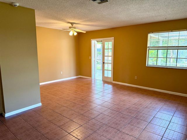 1235 Rowayton Circle, Wellington, FL 33414