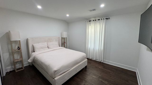 1739 N 24th Avenue, Melrose Park, IL 60160