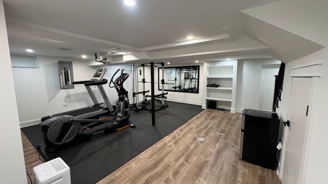 1739 N 24th Avenue, Melrose Park, IL 60160