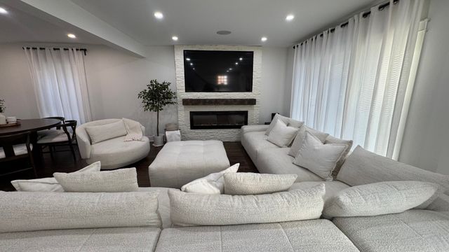 1739 N 24th Avenue, Melrose Park, IL 60160