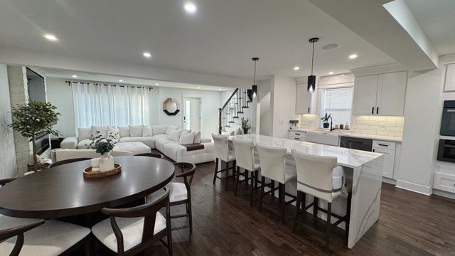 1739 N 24th Avenue, Melrose Park, IL 60160