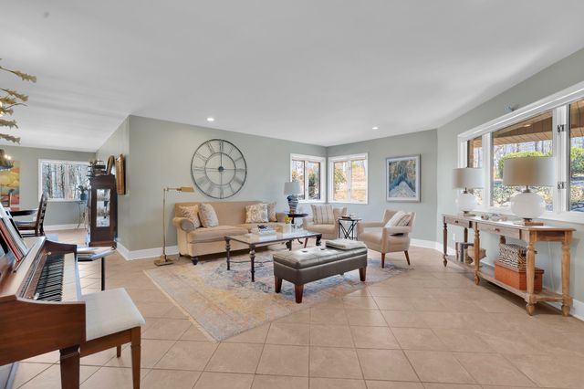 40 Sarvis Ridge Rd, Normandy, TN 37360