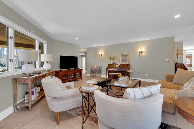 40 Sarvis Ridge Rd, Normandy, TN 37360