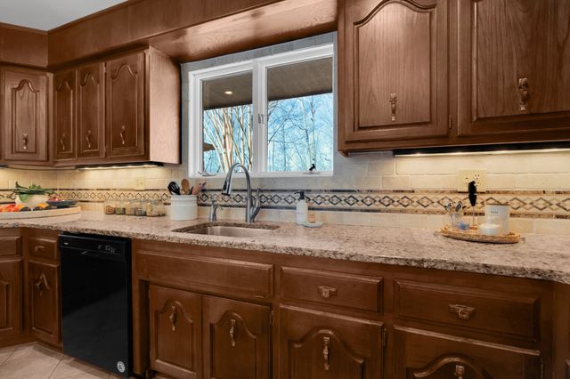 40 Sarvis Ridge Rd, Normandy, TN 37360