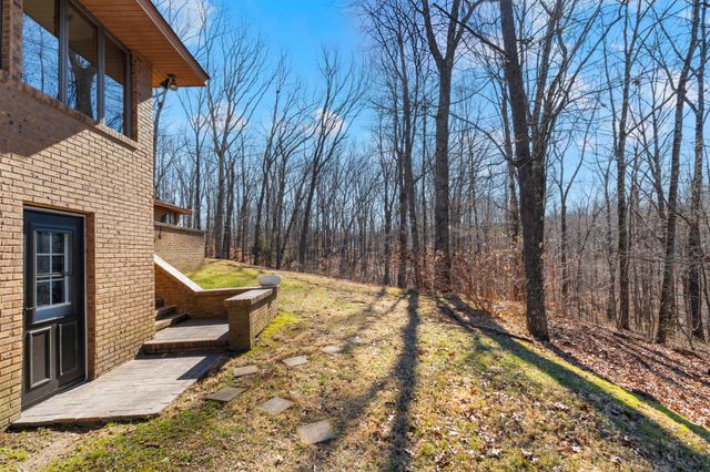 40 Sarvis Ridge Rd, Normandy, TN 37360
