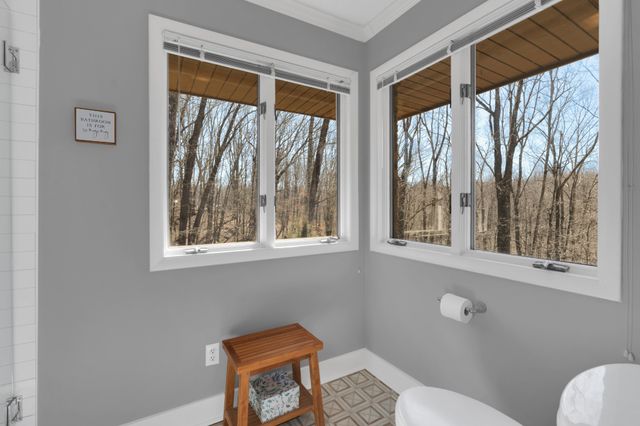 40 Sarvis Ridge Rd, Normandy, TN 37360