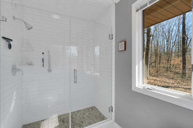 40 Sarvis Ridge Rd, Normandy, TN 37360