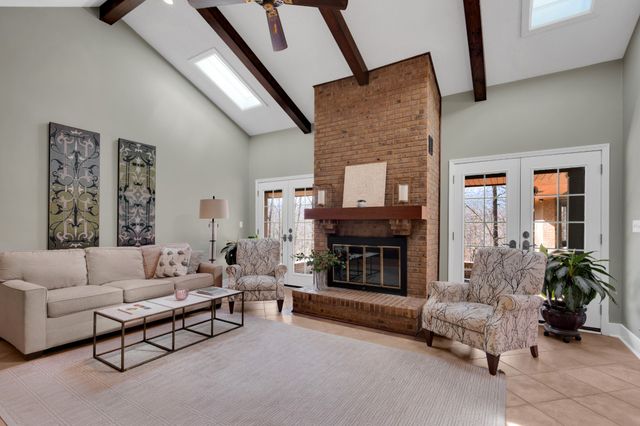 40 Sarvis Ridge Rd, Normandy, TN 37360