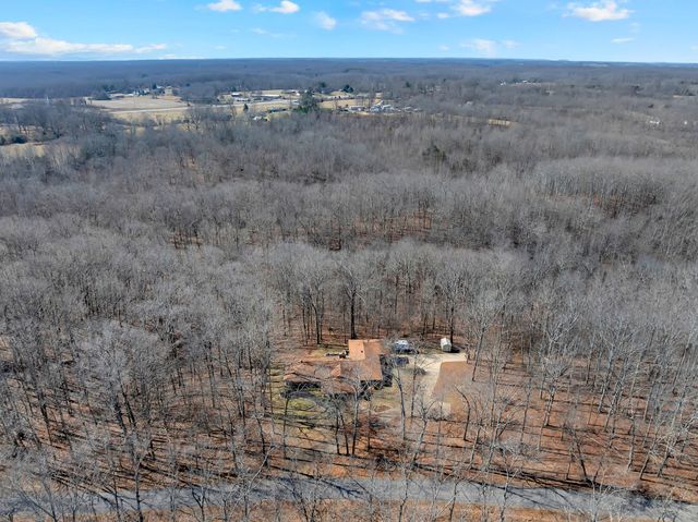 40 Sarvis Ridge Rd, Normandy, TN 37360