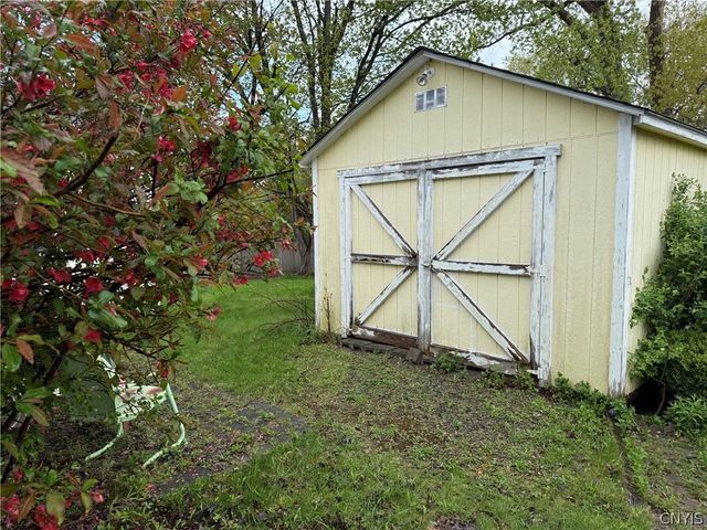 8032 Thompson Road, Cicero, NY 13039
