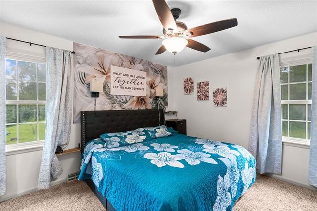 205 E Dauxville Drive, Richmond, MO 64085