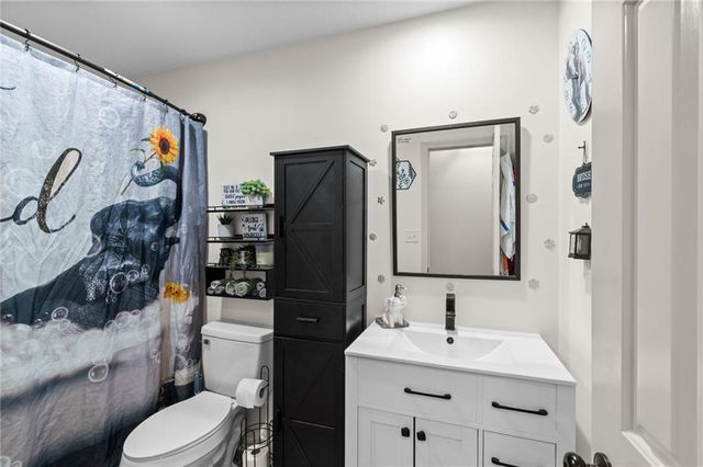 205 E Dauxville Drive, Richmond, MO 64085