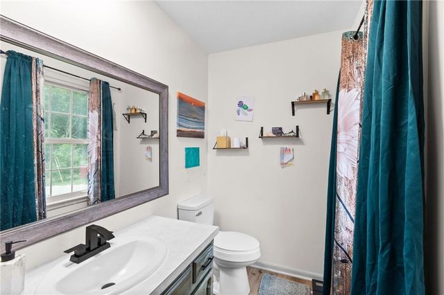 205 E Dauxville Drive, Richmond, MO 64085