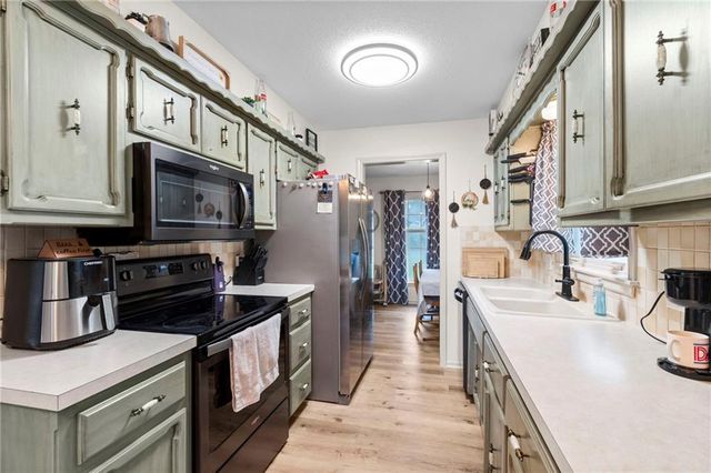205 E Dauxville Drive, Richmond, MO 64085