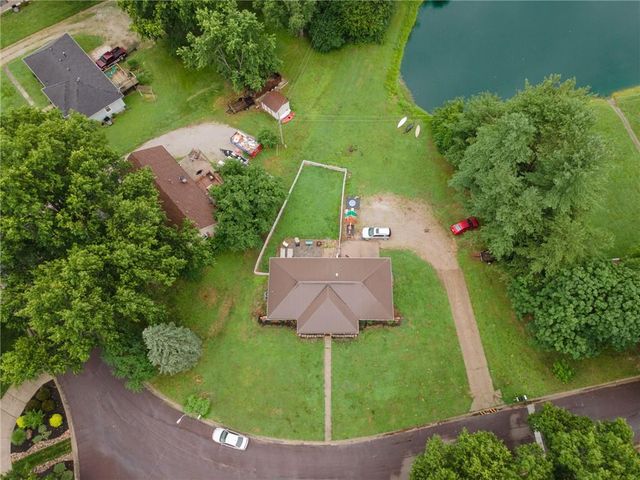 205 E Dauxville Drive, Richmond, MO 64085