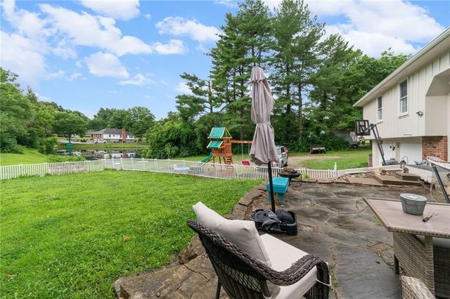 205 E Dauxville Drive, Richmond, MO 64085