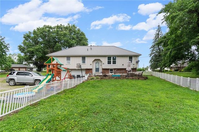 205 E Dauxville Drive, Richmond, MO 64085