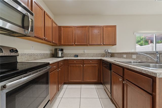 8881 W 35th Ln, Hialeah, FL 33018