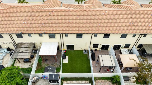 8881 W 35th Ln, Hialeah, FL 33018