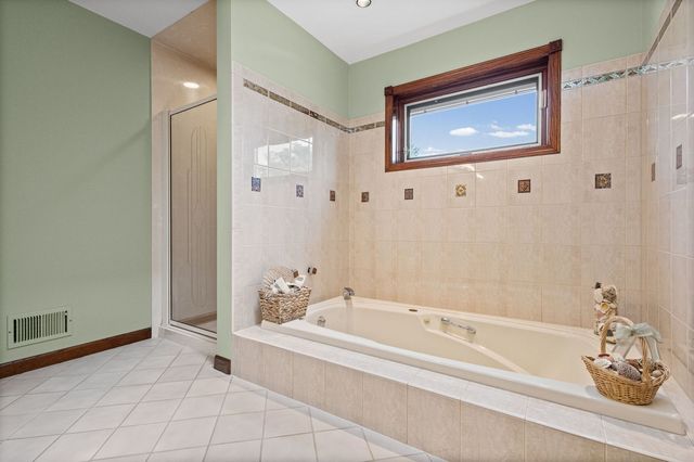 1227 S Highland Avenue, Arlington Heights, IL 60005
