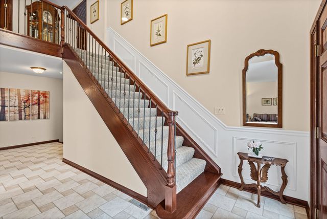 1227 S Highland Avenue, Arlington Heights, IL 60005