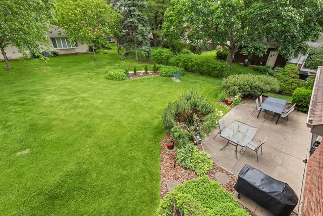 1227 S Highland Avenue, Arlington Heights, IL 60005