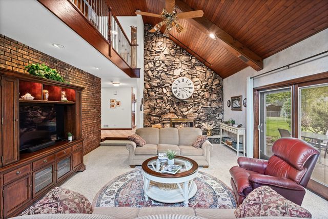 1227 S Highland Avenue, Arlington Heights, IL 60005