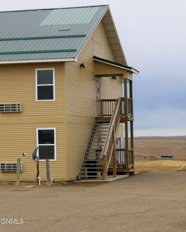 14080 U.S. 85, Alexander, ND 58831 photo 3