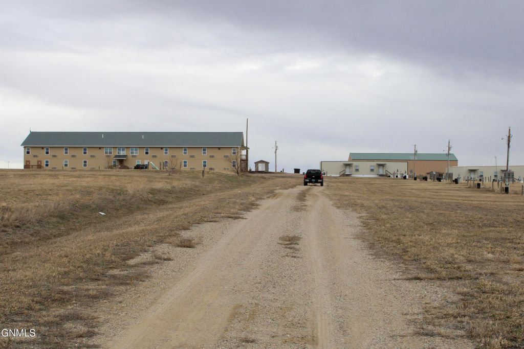 14080 U.S. 85, Alexander, ND 58831 photo 97