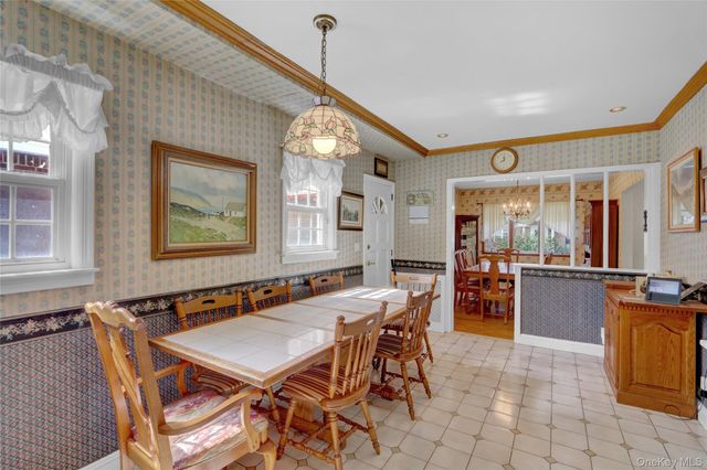 54 Nugent Street, New Hyde Park, NY 11040