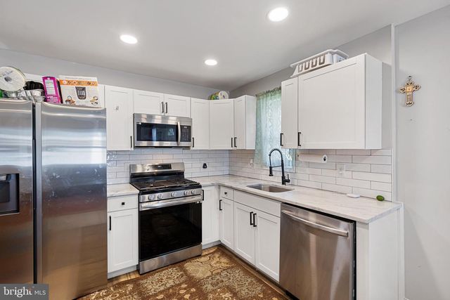 102 OVAL CIR, Wilmington, DE 19801