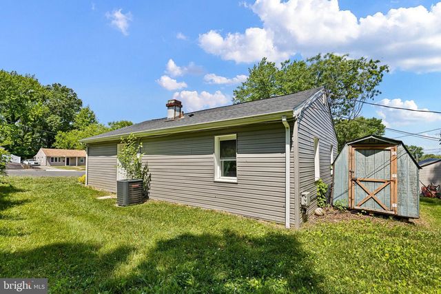 102 OVAL CIR, Wilmington, DE 19801
