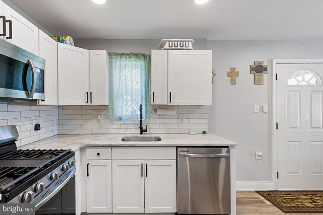 102 OVAL CIR, Wilmington, DE 19801