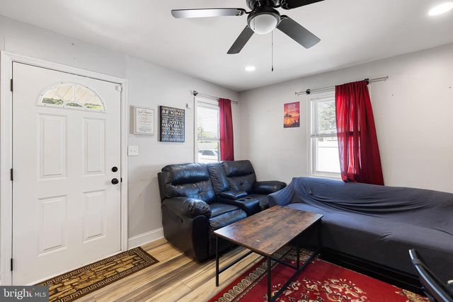 102 OVAL CIR, Wilmington, DE 19801