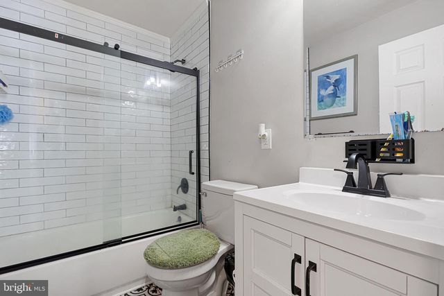 102 OVAL CIR, Wilmington, DE 19801