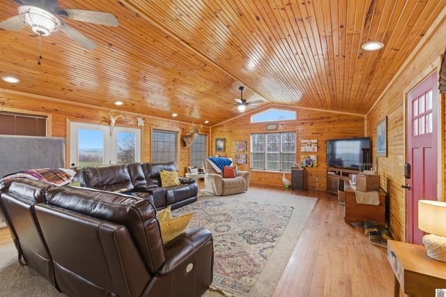 425 Grant Lane, Mayfield, KY 42066